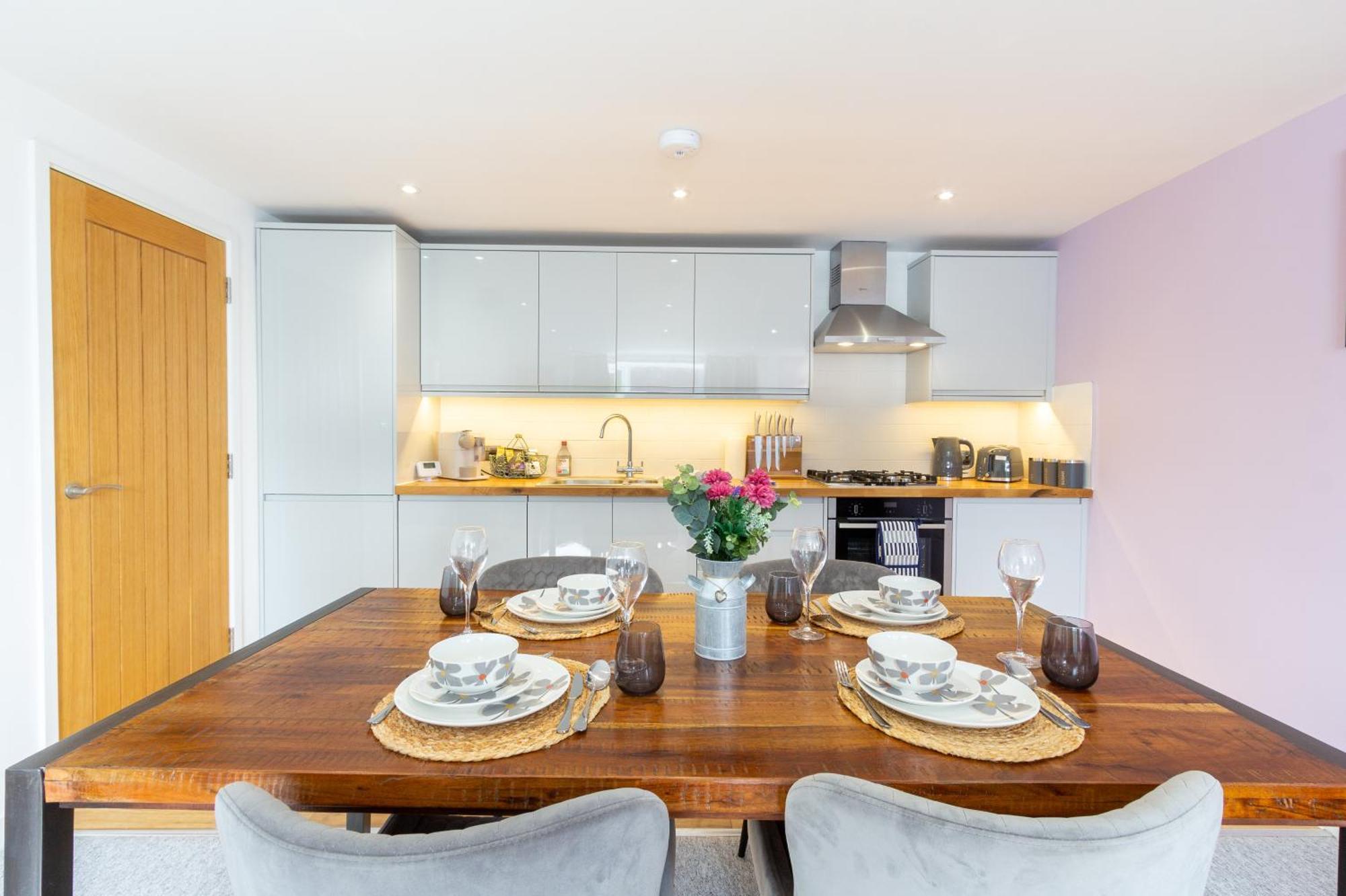 The Retreat - 1 Bd Flat * Hove