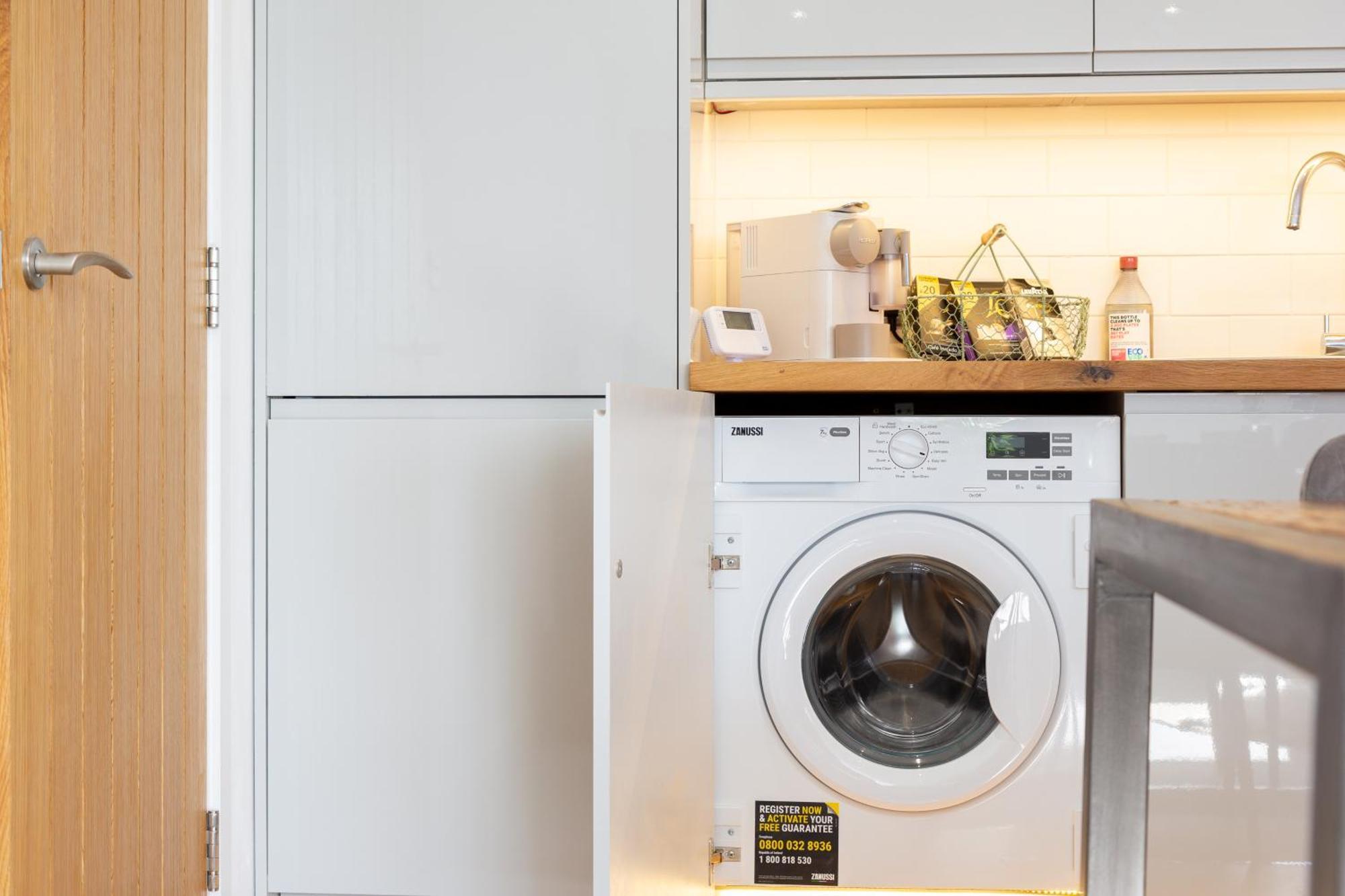 The Retreat - 1 Bd Flat * Hove